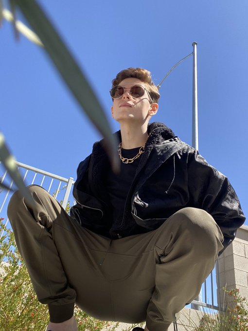 I&rsquo;ll sit on whatever I want https://t.co/drxbjeZyrL<a href="/tag/gayvn2021"class="tags"><span>#gayvn2021</span></a>