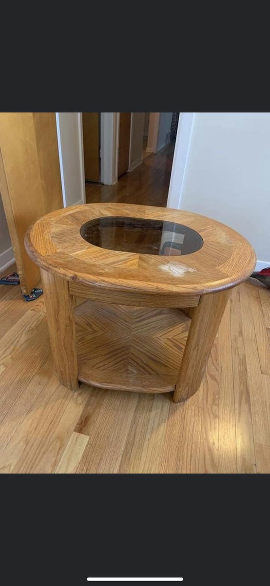 AllieBalmes20's tweet photo. My fiancé restores/refinishes old furniture that he purchases from thrift stores. This is his latest finished project before and after...he’s amazing 😍 https://t.co/7l83AMhF68