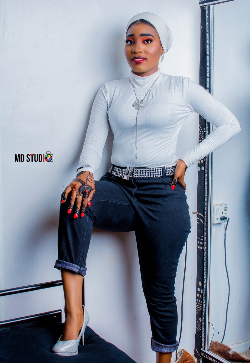 Sir__md's tweet photo. I'm a Graduate and also a Photographer😥
Pls RT my side hustle for more customers,🙏 you can try us on your next Photoshoot, Birthday, Wedding, e.t.c Based In kaduna.
Tomorrow is monday | #OleOut | Pastor Fred | Iheanacho | Ozil | Van de beek | https://t.co/5lEqT0GuSU