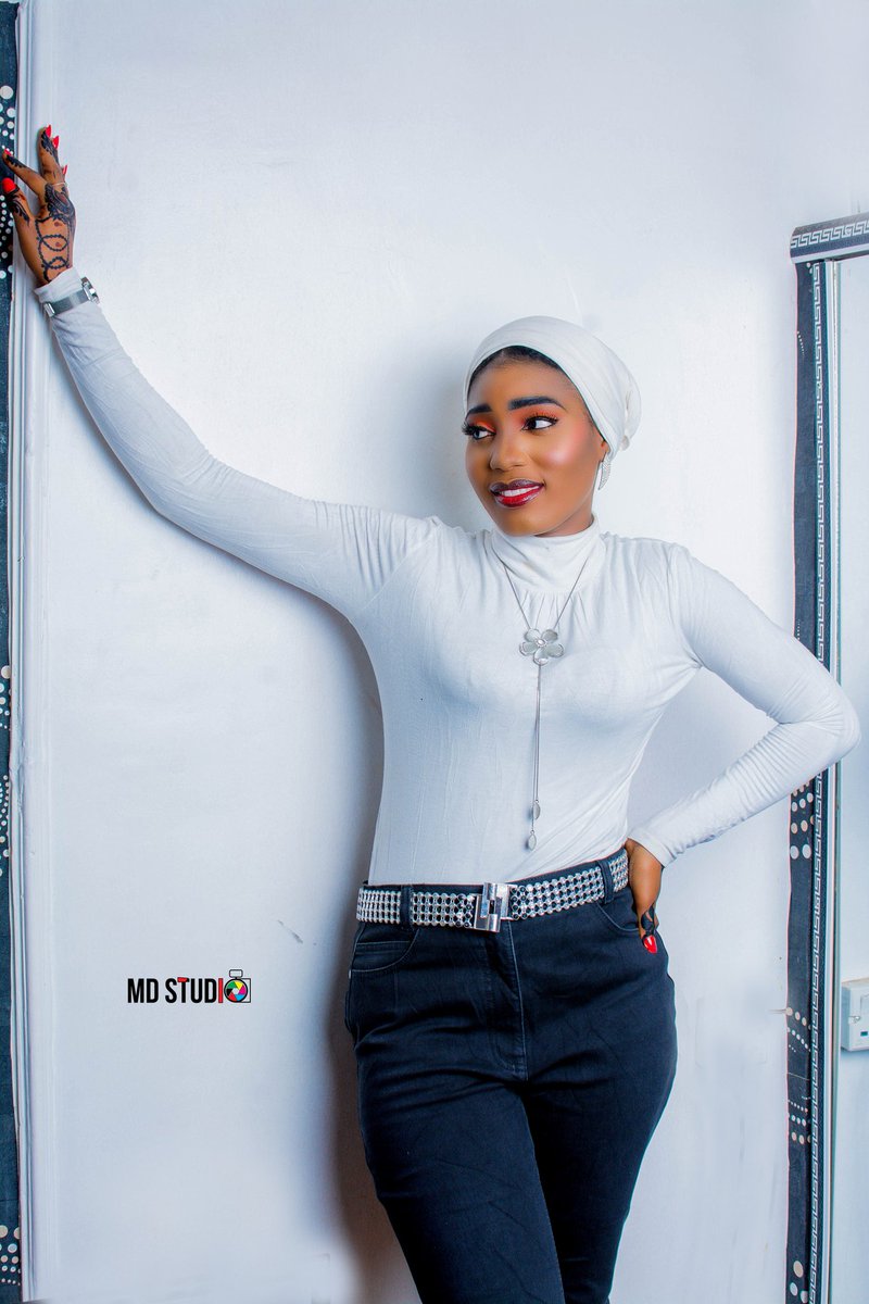 Sir__md's tweet photo. I'm a Graduate and also a Photographer😥
Pls RT my side hustle for more customers,🙏 you can try us on your next Photoshoot, Birthday, Wedding, e.t.c Based In kaduna.
Tomorrow is monday | #OleOut | Pastor Fred | Iheanacho | Ozil | Van de beek | https://t.co/5lEqT0GuSU