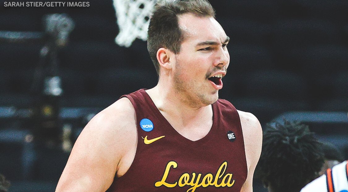 Maybe_YesSir's tweet photo. It’s over....Cameron Krutwig is the unanimous 2021 - Pittsnogle Award winner. 🥇......dude can flat out ball....#MarchMadness #LoyolaRamblers #seniormensvibe https://t.co/XxAw62kkGM