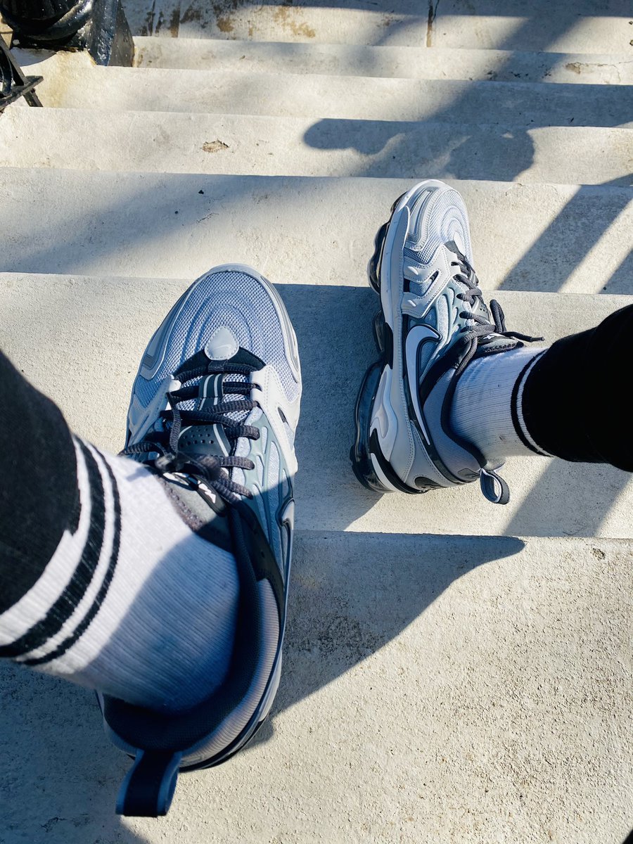 BySeanMalcolm's tweet photo. They caught The Vapors...
Day 21 - Air Vapormax Evo
#MalcolmAirMaxMarch
#AirMaxMonth #AirMaxMarch
#QuarantineKicks
#StoopSeason #StoopLife https://t.co/yPlntuUJZz