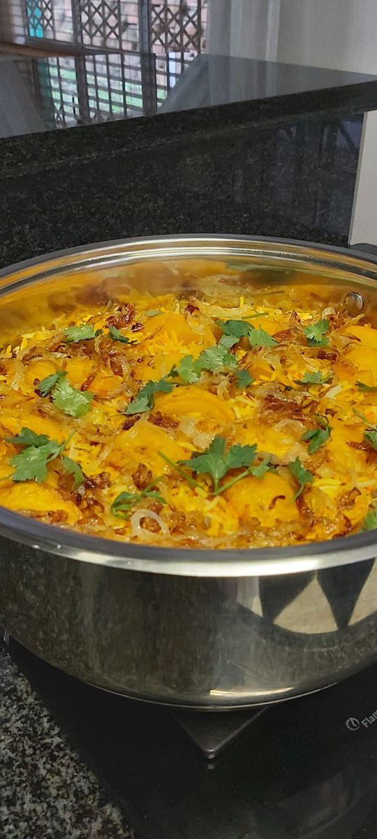 Neeresh01's tweet image. Damn delicious my private chef...stay safe guys