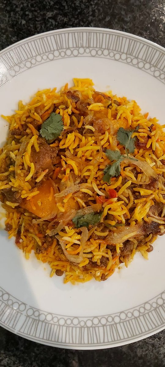 Neeresh01's tweet image. Damn delicious my private chef...stay safe guys