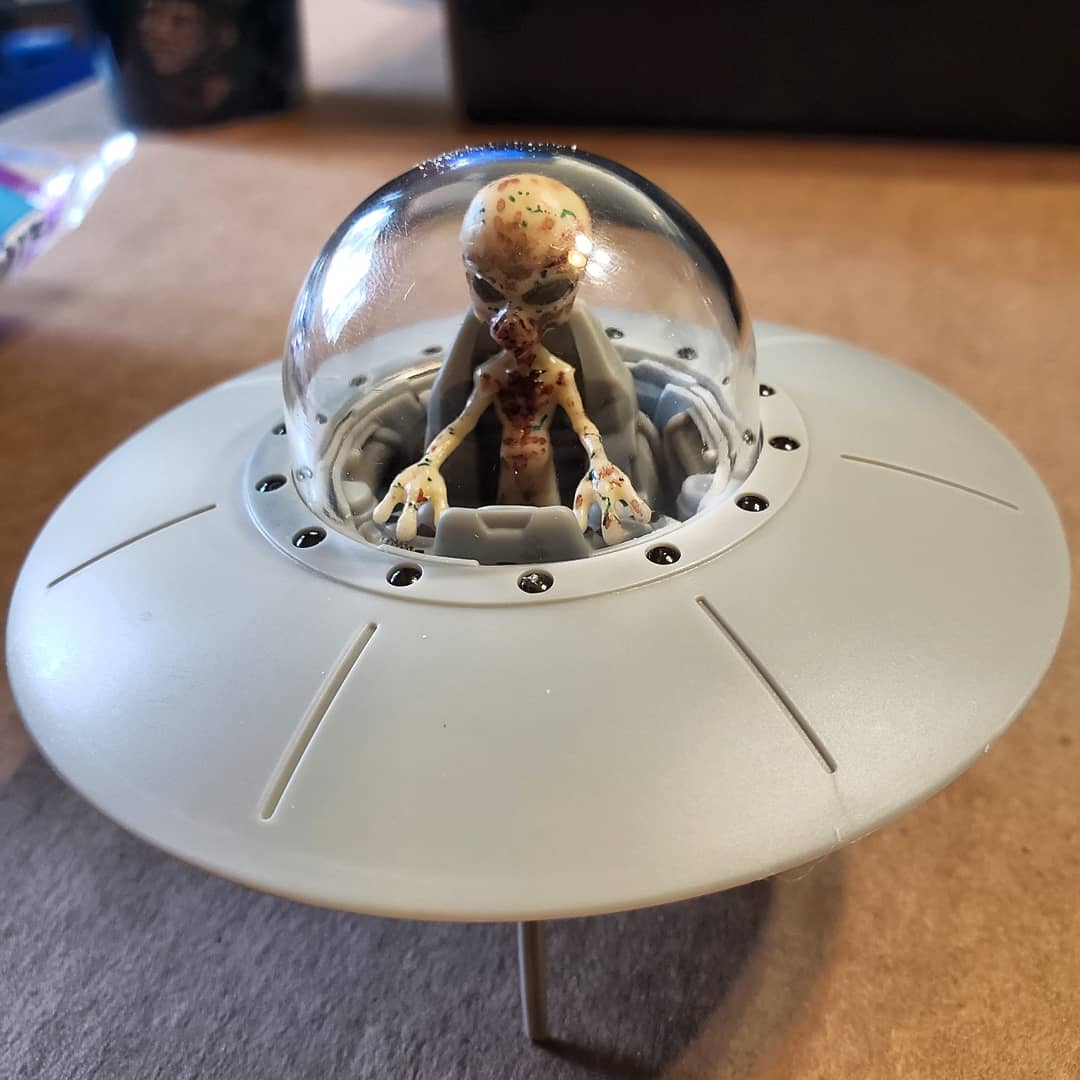 GR_COMIC's tweet photo. Put this lil guy together at pops... alien nation!! https://t.co/8mvuUusz2V