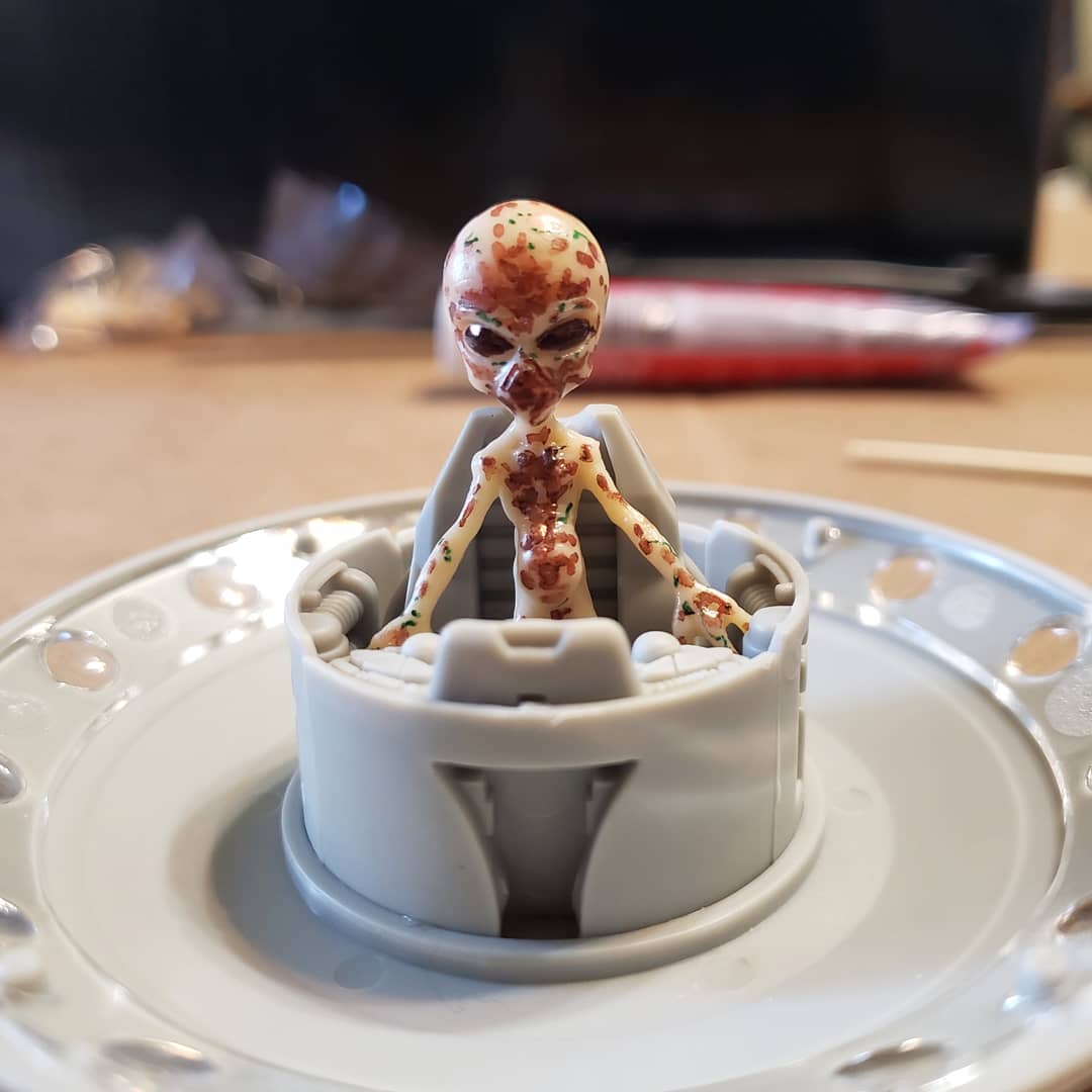 GR_COMIC's tweet photo. Put this lil guy together at pops... alien nation!! https://t.co/8mvuUusz2V