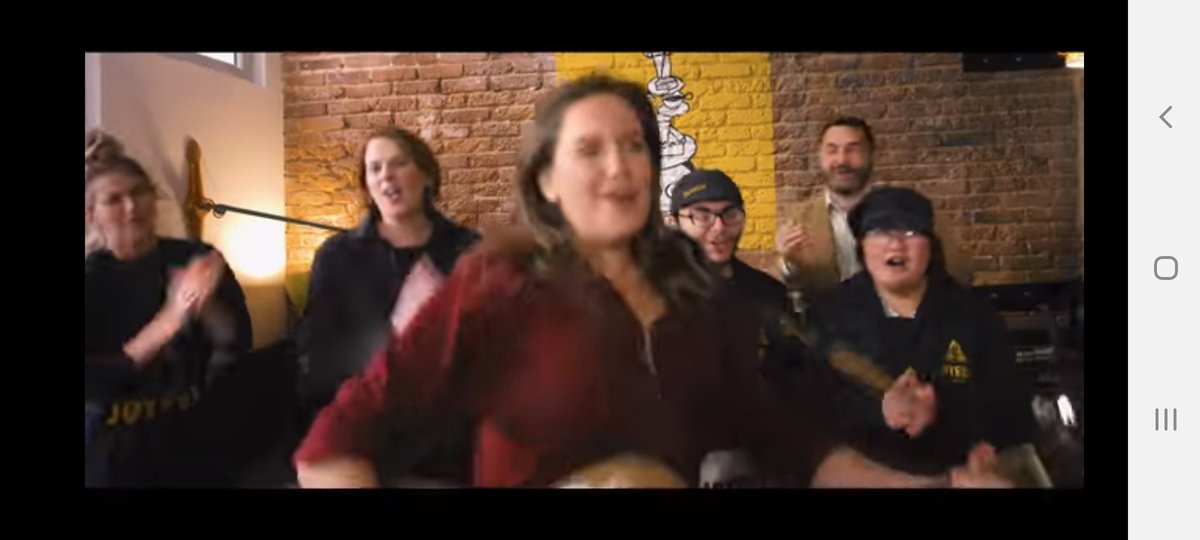 HGrasset's tweet photo. 🎉Découvrez "Joyeux", le nouveau clip de #Cilou 🥳
 ✨#JournéeMondialeTrisomie21 ! L'occasion de célébrer la différence en musique, et mettre en lumière les personnes porteuses de handicap, leurs familles, et ceux qui œuvrent pr leur insertion.💛
https://t.co/RvZ2iHgx2D https://t.co/XoBYfAvjJ0