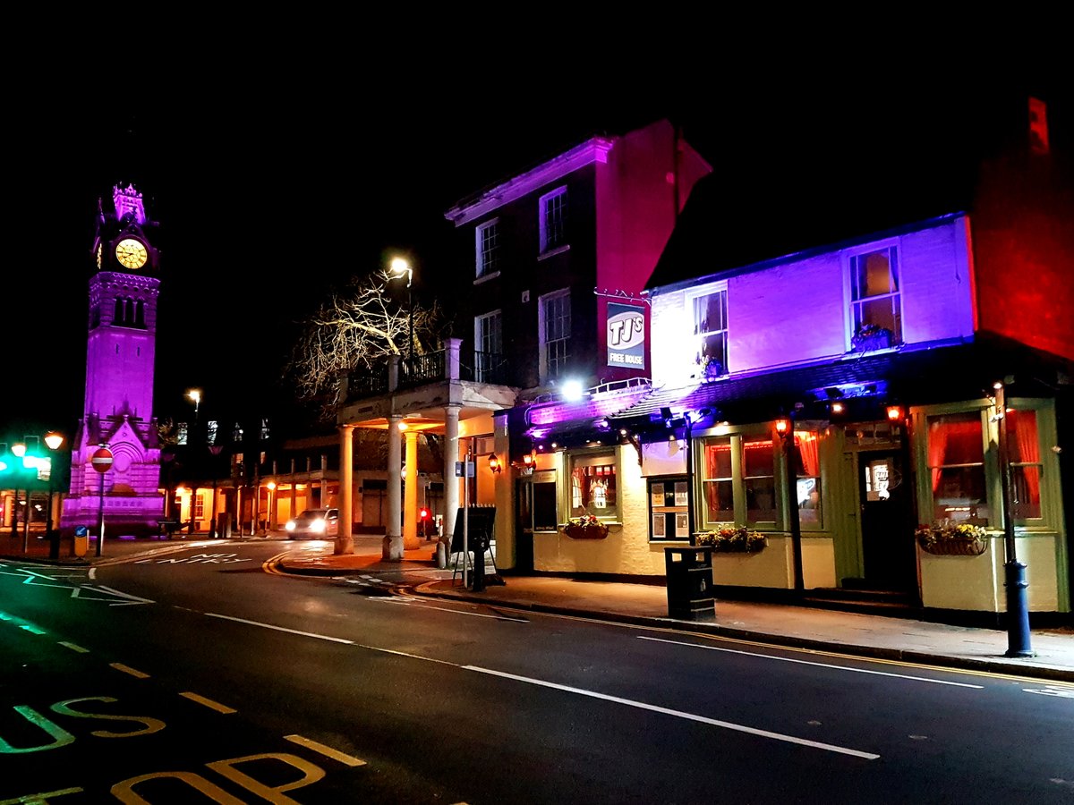 jason_photos's tweet image. @GravesendTCM @visit_gravesend @KMGravesend @TJs_Pub  @LondonPortAuth @Krispen_Ships @DPWorldUK @GNDGravesend  Purple and the Gurdwara too for Census Day and the clock tower