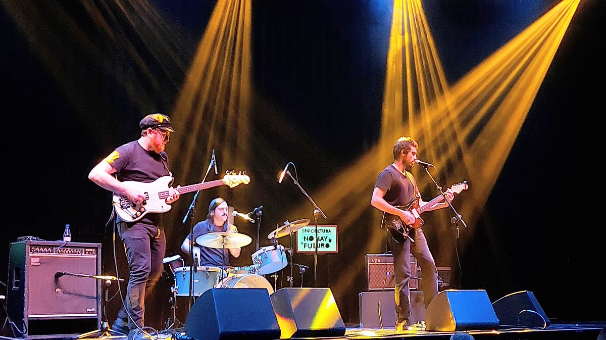 Flâneur tweet media