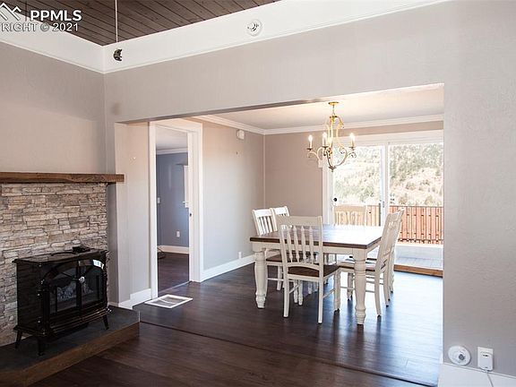 getzoomprop's tweet photo. PROPERTY OF THE DAY IN COLORADO SPRINGS❗️ 

◾️2bd/1ba, 1,008 ft
◾️PRICE: $360,000

◾️Comps:
$536,481
$911,878
$405,545
◾️34 Fountain Pl, Manitou Springs, CO 80829

#coloradosprings #coloradospringsrealestate #coloradospringsrealtor #coloradospringsrealtors  #realestate https://t.co/OAlLviaIER