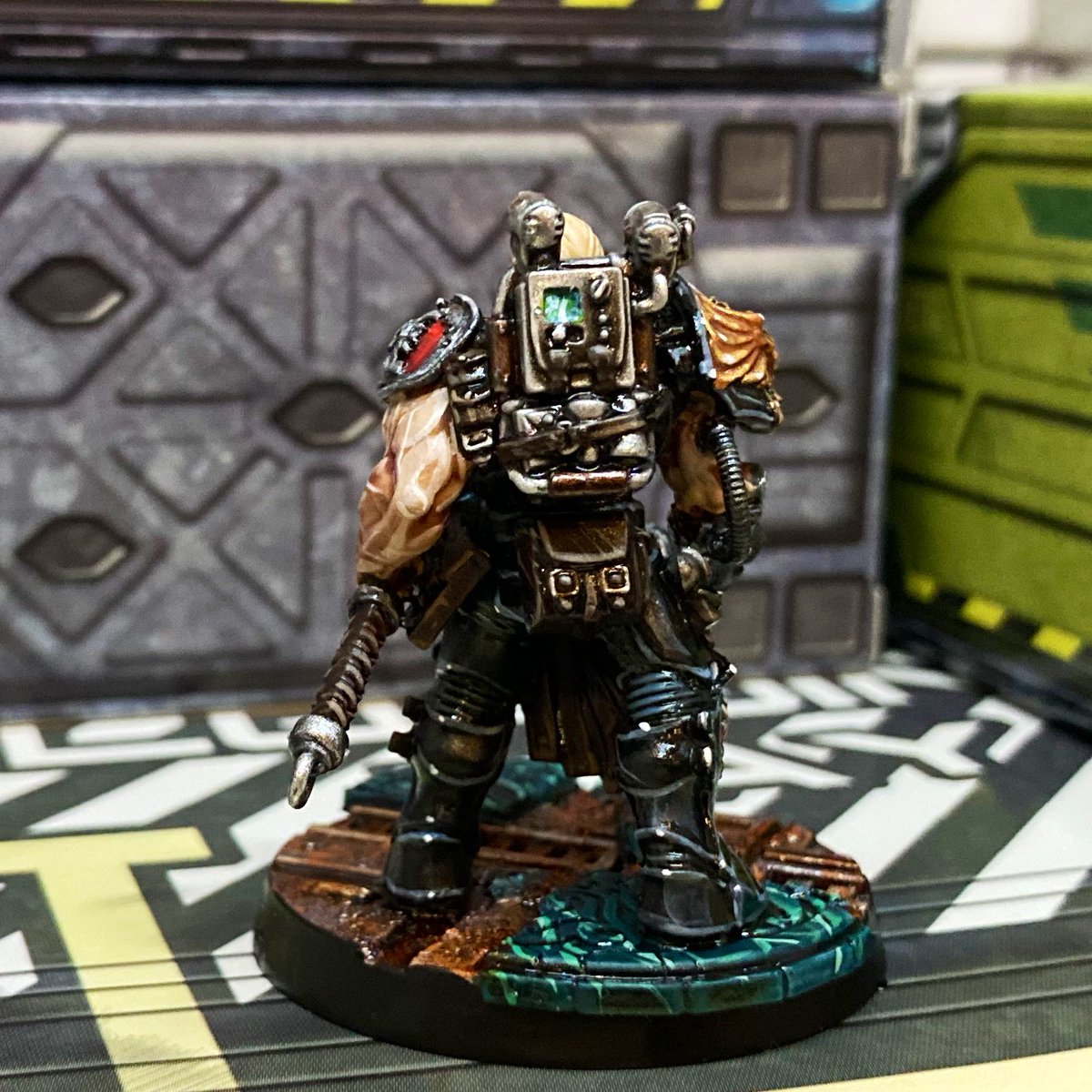HadrielCaine's tweet photo. #inq28 project is now underway after a long time in planning & a long time since building. Inspired by talking about our upcoming campaign with @salarath for @AngelcastAOS s2:ep3 today. Big thanks to @GavThorpeCreate et al for continuing to inspire me 20 years on. #inquisitor https://t.co/npZRL7gLT1