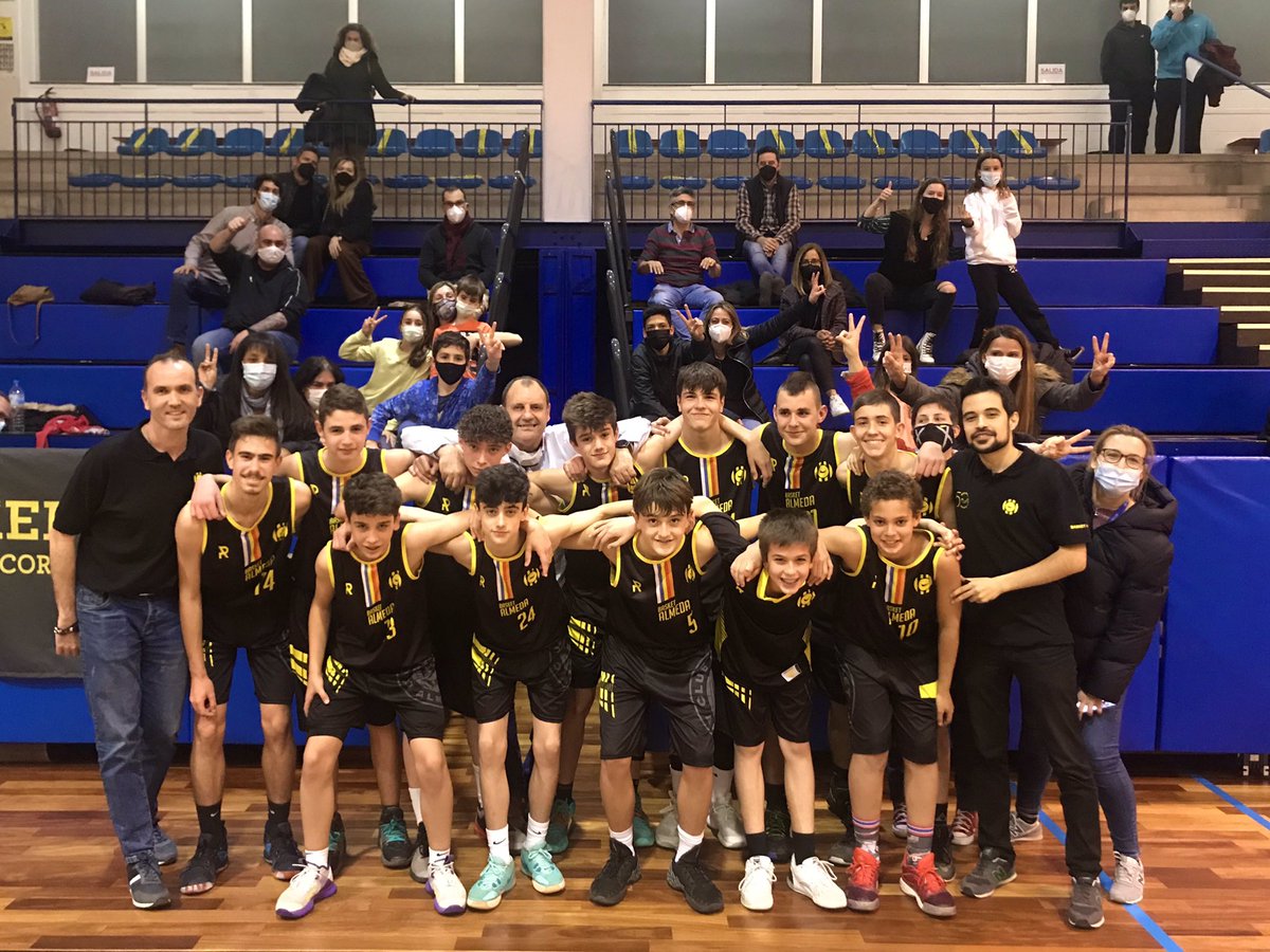 BasketAlmeda's tweet photo. Resultat 👉🏻 Infantil 1 masculí 71-60 @cbmaresmeboet3v A

🙌🏻 Històric! Mantenim plaça a Preferent A i estem entre els 4 classificats directes per disputar la fase final Infantil Preferent, juntament amb @FCBbasket @Penya1930 i @BasquetManresaB 

ENHORABONA A TOTS!!!🤩👏🏻 https://t.co/DqG85FgdkC