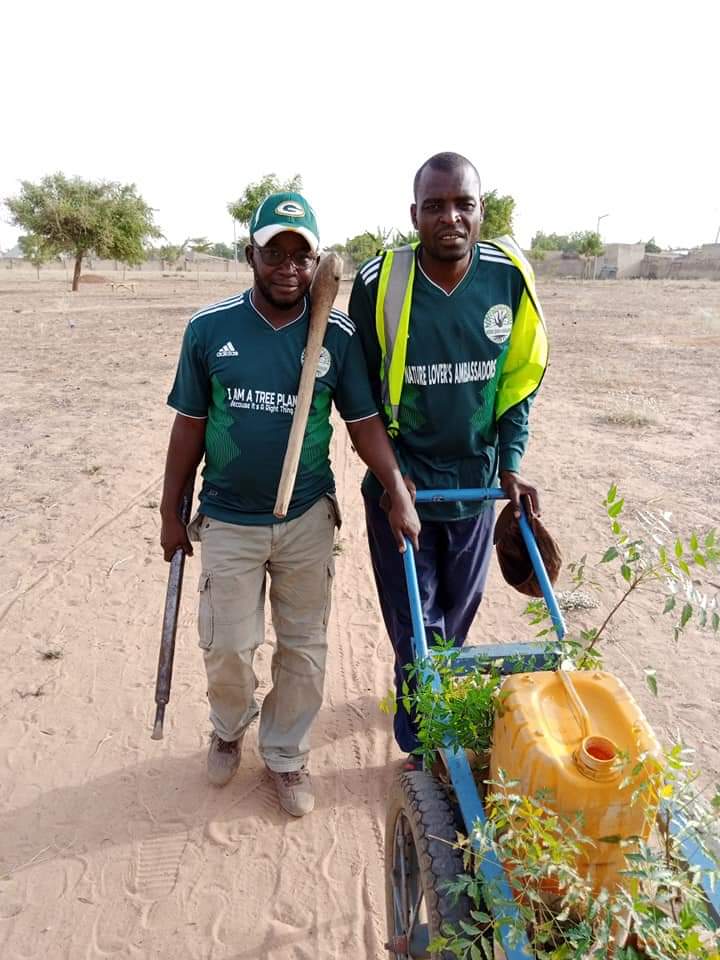 GlobalECCI's tweet photo. 🌳Happy International Day of Forest!🌳
@GlobalECCI Yobe State Nigeria led by Amb. Abdullahi Usman
#SaveForest #DevelopNotDestruct #InternationalDayofForests @ClimateEnvoy @theGCF @_AfricanUnion https://t.co/W74NNPMsp4