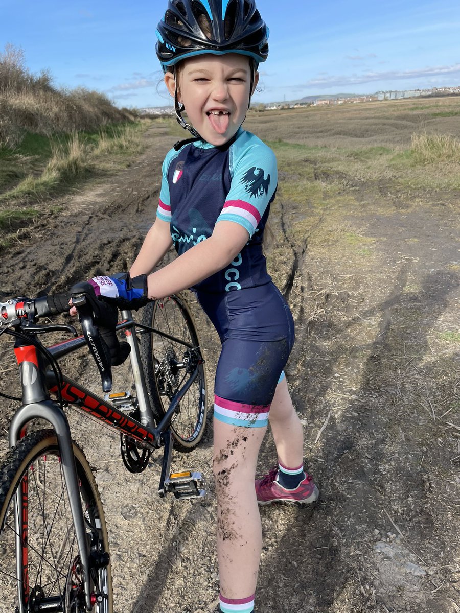 LaraEli88197730's tweet photo. ππ Nice day to go on a little CX ride with my little sister π΄ββοΈπ΄ββοΈ and she decided to fall off in some mud π€£π€£ #twinning #girlsonbikes #islabikes https://t.co/cd2r4BSHIi