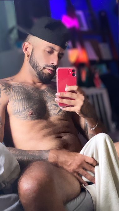 PRE WORKOUT // POST WORKOUT 💦😈 join my onlyfans for more;  https://t.co/VdkHItcItg https://t.co/Kaxh<a href="/tag/loveyourself"class="tags"><span>#loveyourself</span></a>