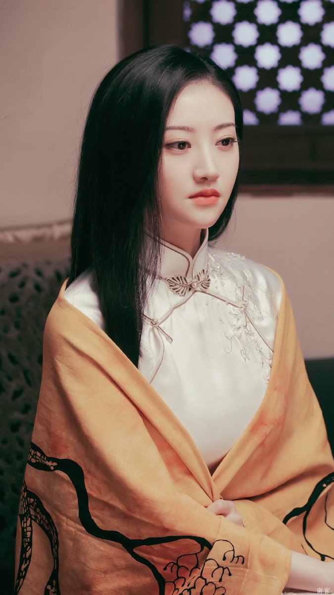RolQian's tweet photo. beautiful!
#hanfu 
#hanfu_challenge 
#ChineseCulture 
#司藤 
#景甜
#旗袍 https://t.co/S1N72xZ9aS