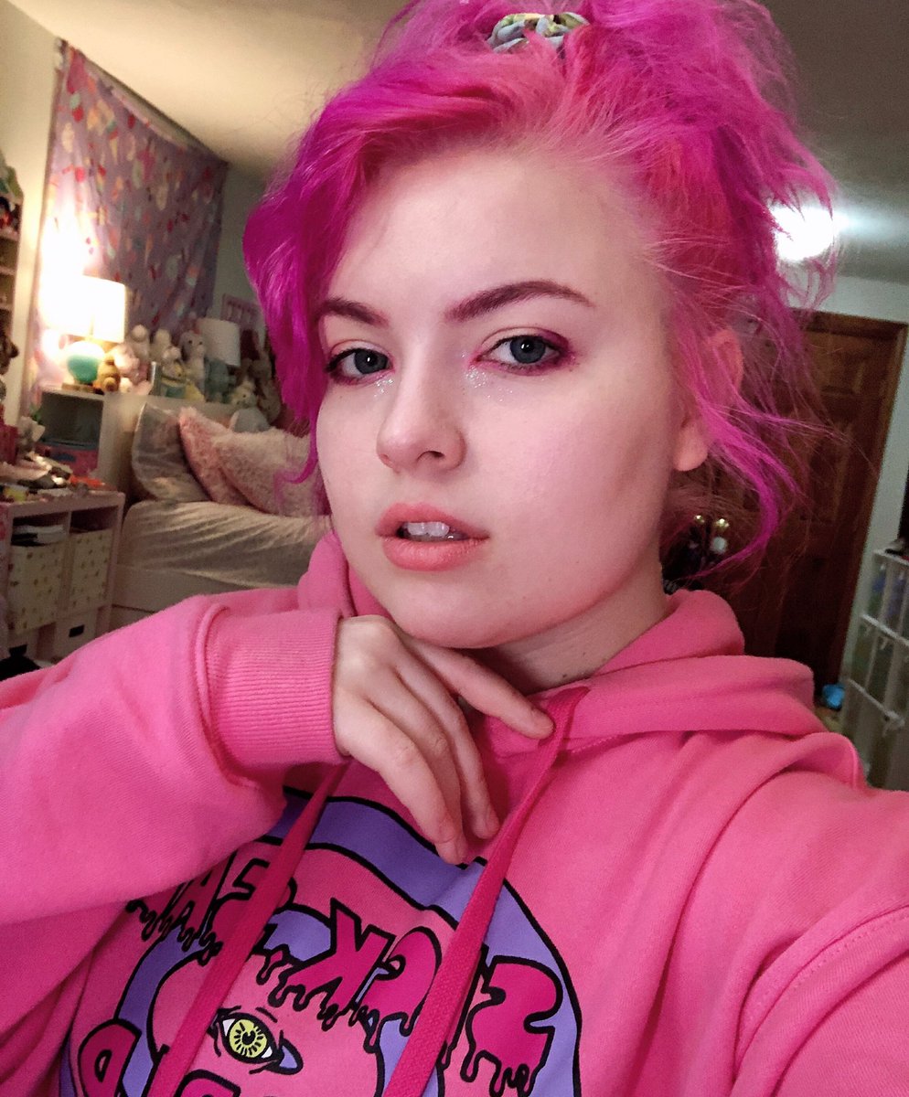 vallites's tweet photo. Hey space cowboys! I’m Valla + I’m new to the #lgbtq #streamers community! 🏳️‍🌈💕

Tonight I’m having my second stream ever + I’m super pumped! We’re gonna be playing #atdeadofnight ...at night😎🌙 

Come join me over on https://t.co/W3zLXxbr85 ✨ I’d love to make some friends! 👽 https://t.co/kQ6BNDJlDr