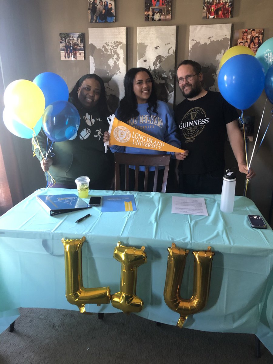 CityHonorsWRFC's tweet photo. Congratulations to senior captain @bella__514 form @cityhonors on committing to play rugby at @LIUWRugby in the fall of 2021. The team is all so proud of you. https://t.co/CK6SnIsuqN