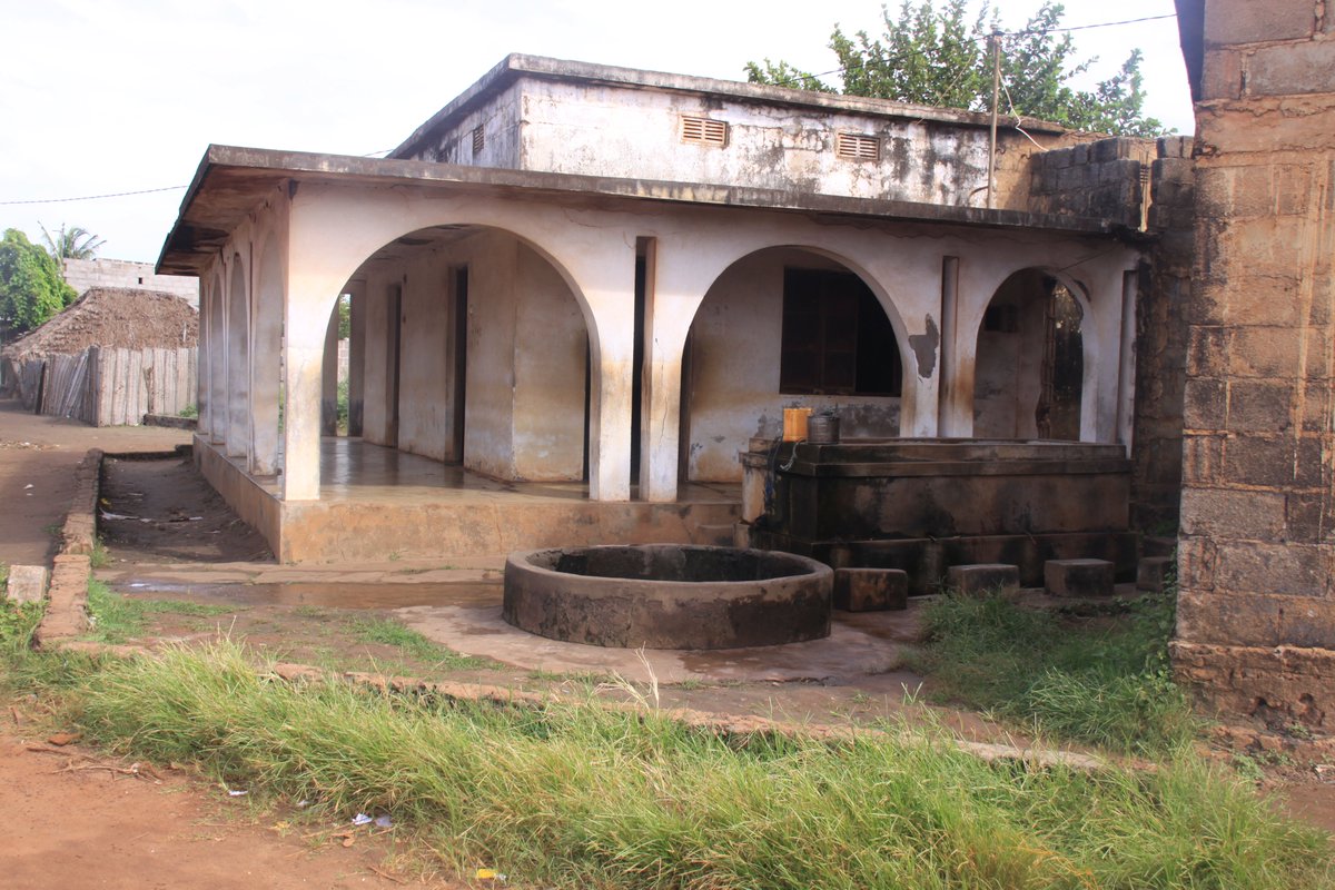 EJDPollard's tweet photo. #WorldWaterDay here are some of the wells recorded on survey around #Angoche in Mozambique. Small fish were in well at mosque on mainland. On islands they are dug into sand. Some lined with coconut leaves https://t.co/JQc1xAMzds