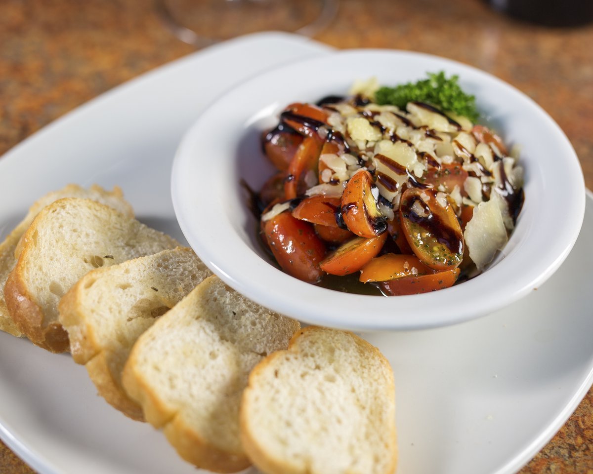HotelBlackfoot's tweet photo. Come and start your wining in our Lobby Lounge from 4 pm-7 pm, Monday through Friday with 1/2 price bottles of wine!

We are offering $6 Tapas and our full dinner menu. https://t.co/DF2NR2S9DE