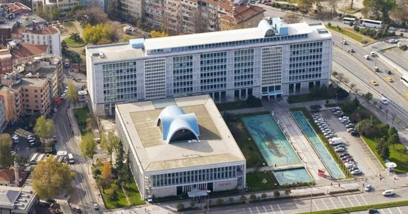 Büyükşehir Çalışıyor on Twitter: "İBB Başkanı Ekrem İmamoğlu:  Saraçhane'deki belediye binasını kütüphane ve kültür merkezi yapma projemiz  anıtlar kurulundan geçmiyor. Anıtlar kurulu, belediye binasını bir Ayasofya  gibi çivi çakılamaz SİT alanı gibi
