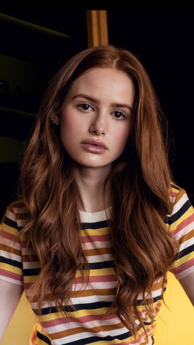 SiphonicHybrid's tweet photo. #Angiepose
Name: Lorelai Wardwell
Birth date: July 10th 2000
Death/turn date: September 19th 2019
Species: Vampire-Witch hybrid

Possibly NSFW in DMS
Retweet, Follow, all that jazz
More info below! https://t.co/TkYZrdIjO0