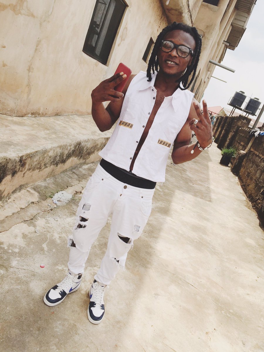 DjHalvcaxt's tweet photo. Started from the bottom now we heading straight to the top... #Ekebe
      https://t.co/ZzfaYzC2wh https://t.co/lKozsqicR5