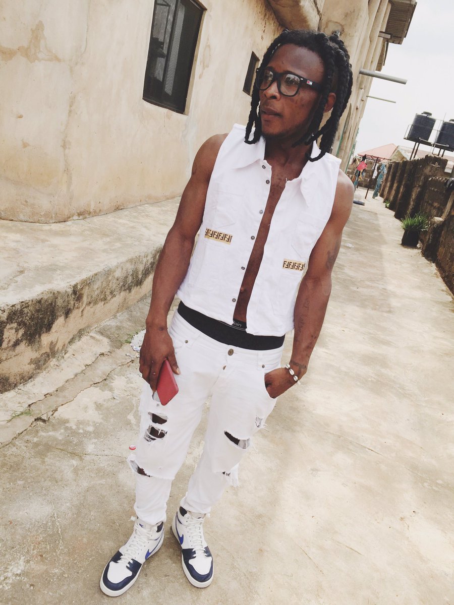 DjHalvcaxt's tweet photo. Started from the bottom now we heading straight to the top... #Ekebe
      https://t.co/ZzfaYzC2wh https://t.co/lKozsqicR5