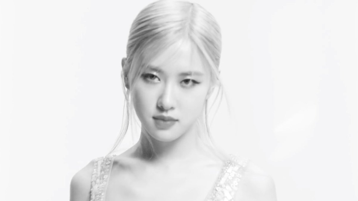 snailyaaa__'s tweet photo. #R #ROSÉ #BLACKPINK #OnTheGround #rosesoloiscoming #GONE https://t.co/IB75kSyQYc