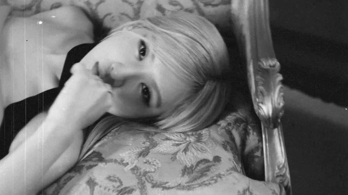 snailyaaa__'s tweet photo. #R #ROSÉ #BLACKPINK #OnTheGround #rosesoloiscoming #GONE https://t.co/IB75kSyQYc