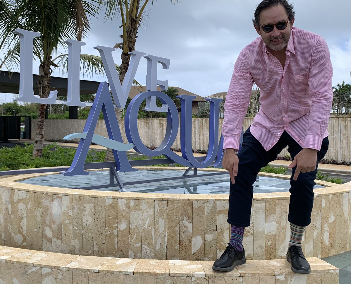 megarafahg's tweet photo. Hoy celebramos el Día Mundial del Síndrome de Down, lo hacemos usando un par de calcetines disparejos. Súmate a esta importante campaña de concientización. #LotsOfSocks #WMFincludeME #DiaMundialDelSindromeDeDown https://t.co/LfH2s13bok