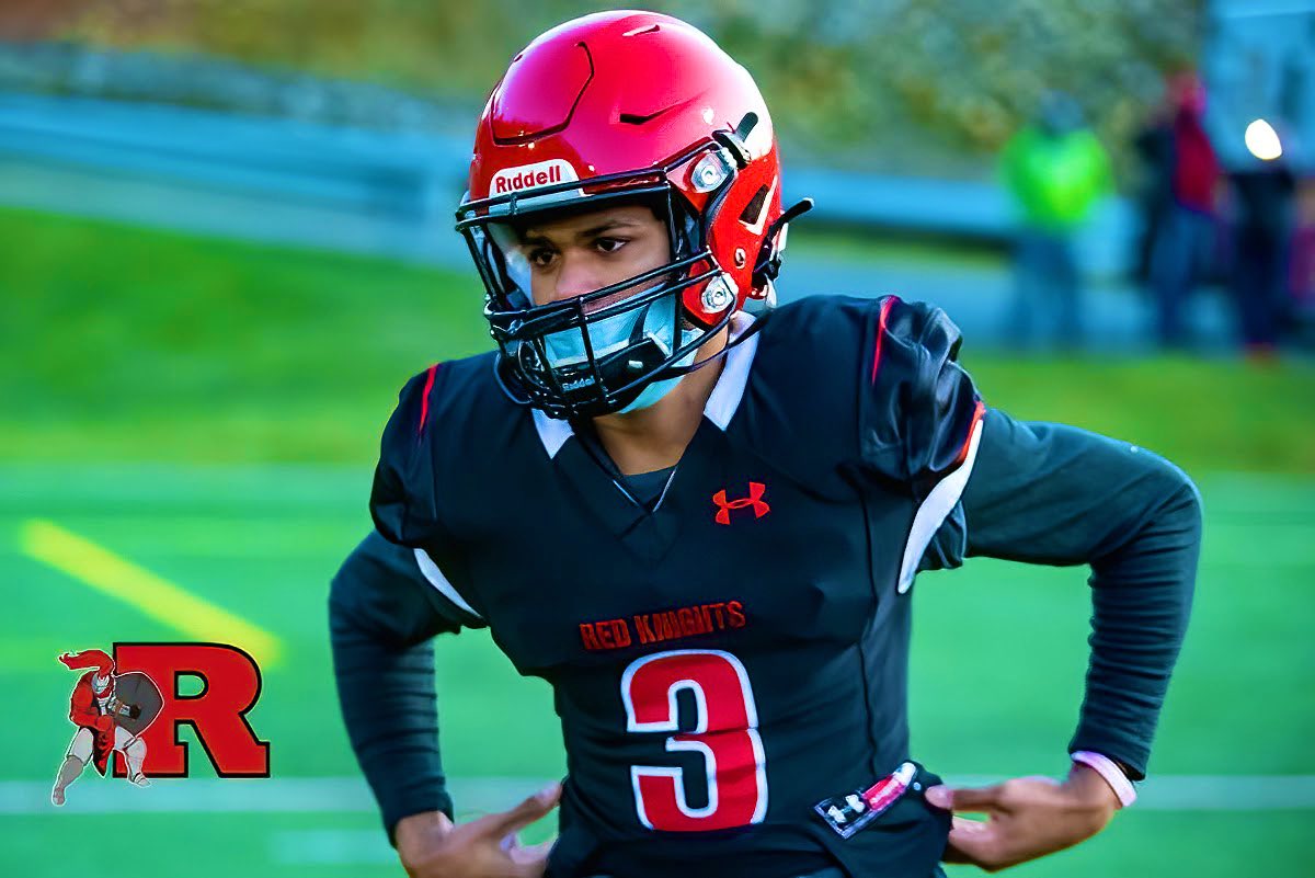 AmierBurdine's tweet photo. I love my Brothers and coaches ❤️🖤 Thankful and Blessed to be able to be on the field again  🙏🏼  We R moving in the right direction ‼️#Knightblooded 4eveR  #FAMILY @SamoanSigma @CoachGaul @GriddersRed @RDGschools https://t.co/YlwhSxhatc