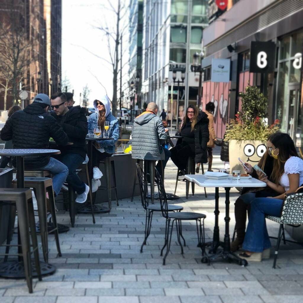 ParisSeaport's tweet photo. The sun is out and our patio is open! See you for Sunday Brunch!
.
.
.
#supportlocal #supportsmallbusiness #local #winterhours #bostonseaport #seaport #boston #eeeeeats #cocktails #restaurant #foodies #foodiesofinstagram #neighborhood #bar #family #foodfam #foodindustry #com… https://t.co/t8kyMcKFYt