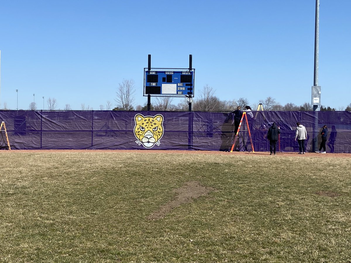 SoftballSja's tweet photo. Excited for our new wind screen! #readyfortheseason #4hourslater https://t.co/jvUbw3RB4o