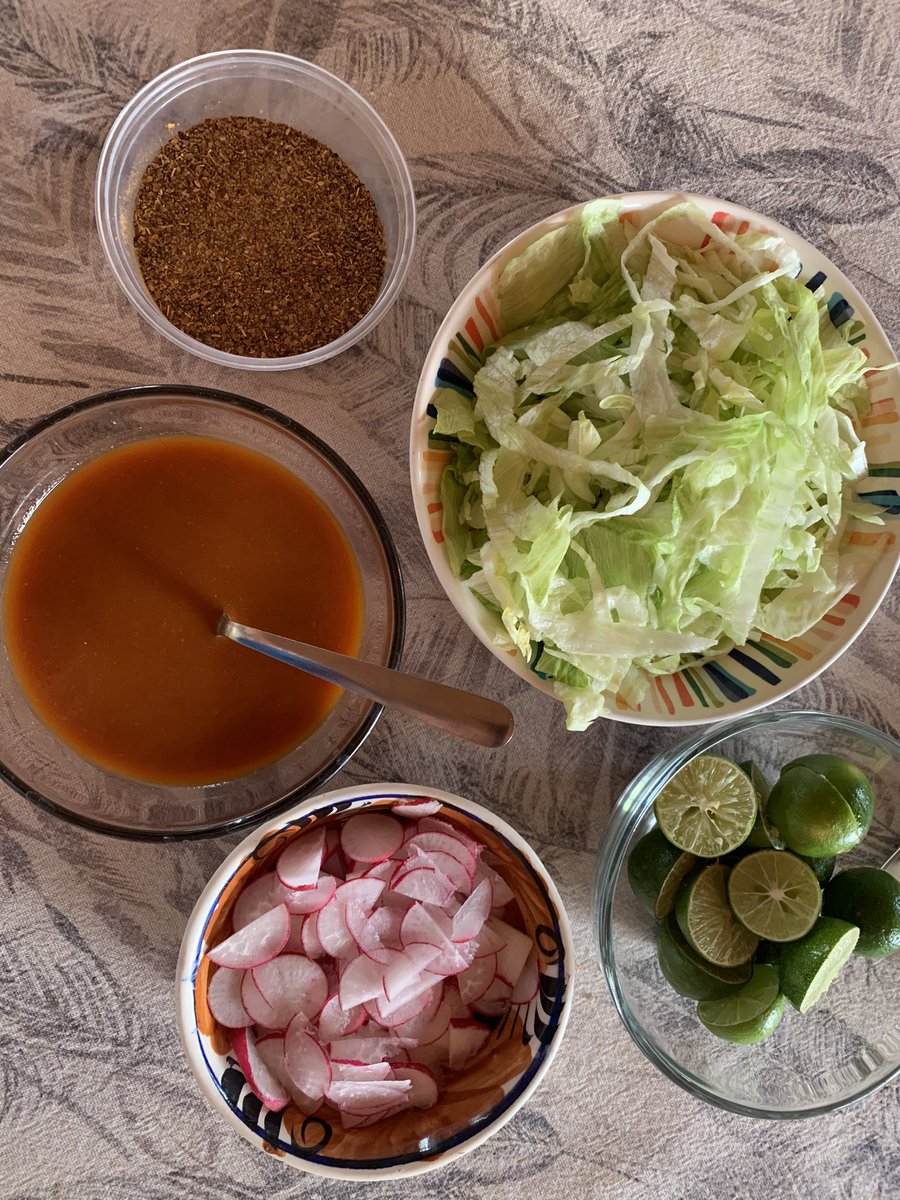 namnamBCN's tweet photo. Hoy es día de la poesía, así que les dejo un poema: pozole vegano de setas. ¿Quién necesita cerdo cuando puede darle sabor a un buen caldo de verduras con un sofrito de primera y una picada de caldereta de langosta? #meatlessSaturday #díamundialdelapoesía #LasRecetasdeÑamÑam https://t.co/O4oBYYxiRT