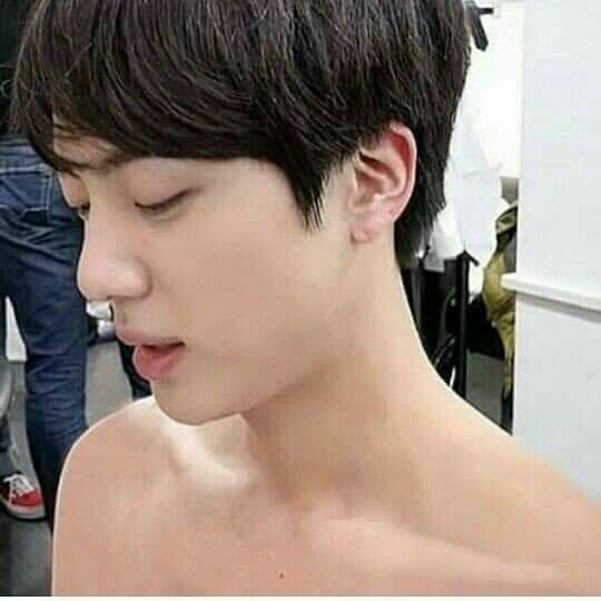 mikrocosjin's tweet photo. Blessing your tl with this seokjin https://t.co/cAeQ3I7tfa