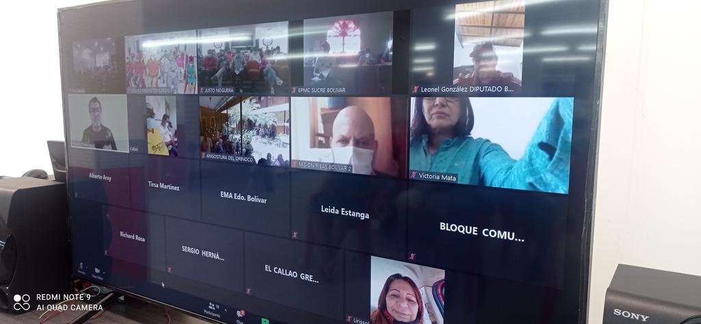 JoseRiveroPsuv's tweet photo. EN ESTE MOMENTO!!! Video conferencia con el Diputado AN Rodolfo Crespo dando las orientaciones para enpr debate en el estado Bolívar de la Ley de Ciudades Comunales... @NicolasMaduro @jorgerpsuv @OviedoPSUV @comandosergioh @Mp_Comunas @amarcanopsuv  @HectoRodriguez https://t.co/4RDJ7PQloo