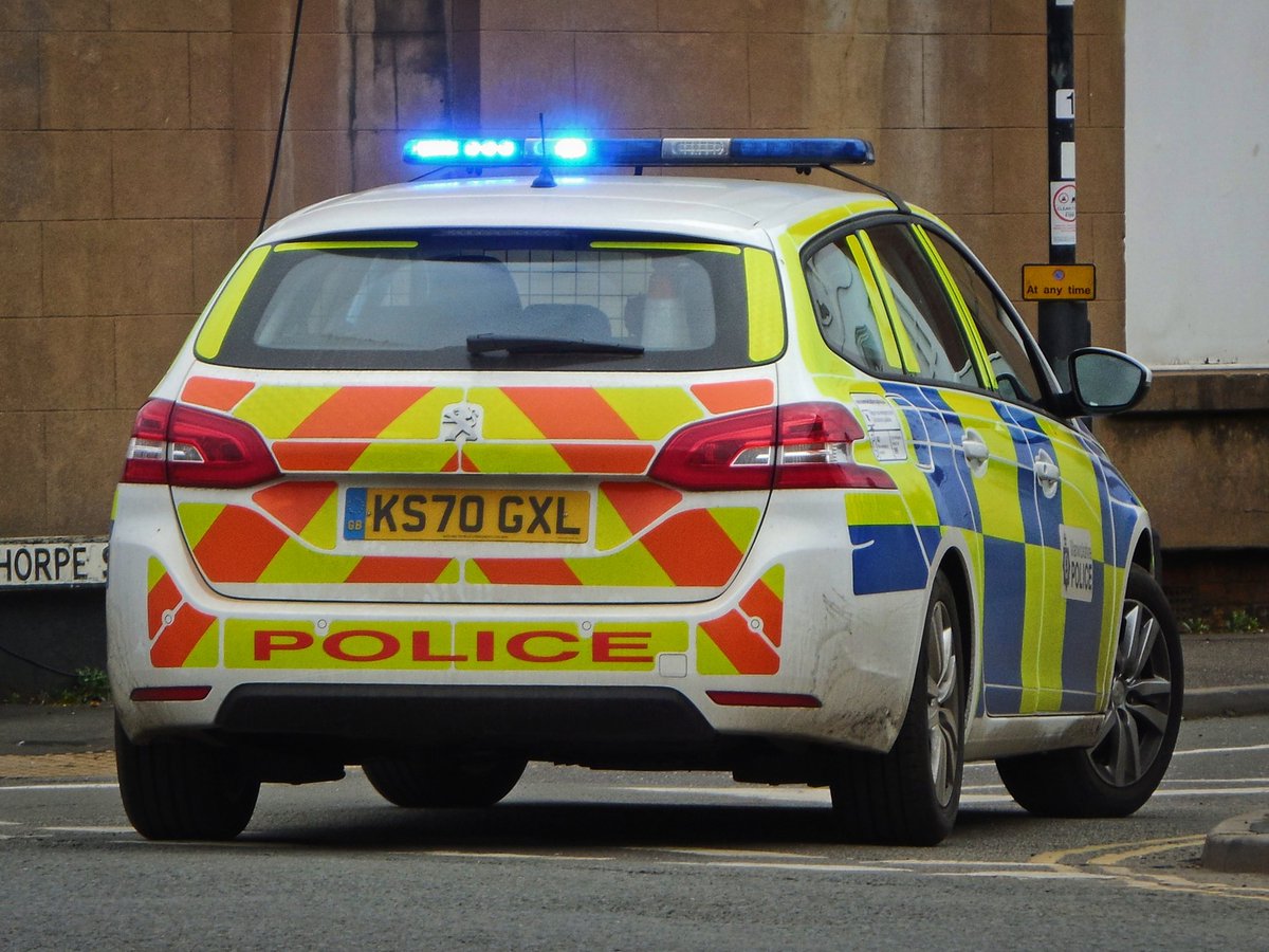 FPhotographer05's tweet photo. A new @warkspolice @SVSolutionsltd @PeugeotUK 308 at an incident in Leamington Spa https://t.co/9OAYYkaLAE