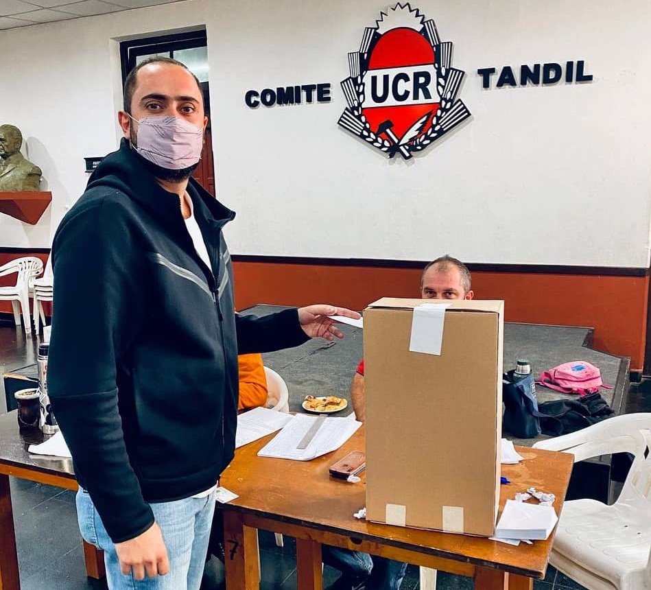 berweber's tweet photo. 🇵🇱 Hoy elegimos transformar el partido y devolverle al Radicalismo el protagonismo que merece.

#ProtagonismoRadical
#Lista14 #Lista114 https://t.co/dL7qkhVxrv