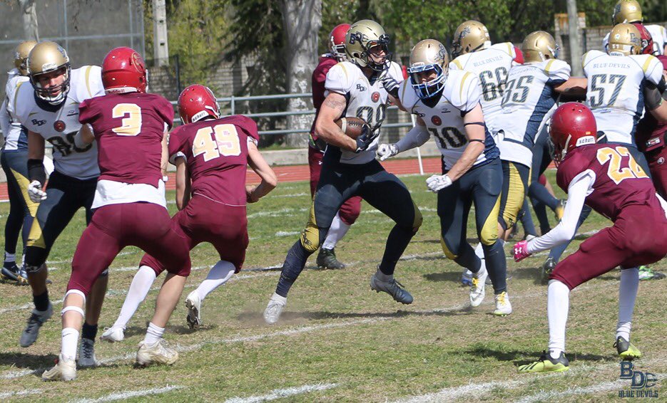 MBlueDevils's tweet photo. Algunas fotografías del partido de la #LNFA SerieB VS @AlcobendasCavs , GO DEVILS!🏈🔱 @FEFA_Spain @FAFA_Andalucia @MairenaAljarafe @ceroonetech @RSportFootball @freeride_brand 📷Sandra Paz ✏️🖥 @liadkx #DevilsSquad  #Sevilla #MairenaDelAljarafe #FútbolAmericano #Tackle #Football https://t.co/V97BRdxyge