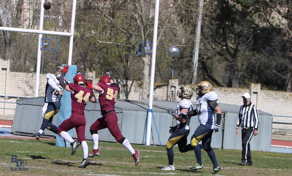 MBlueDevils's tweet photo. Algunas fotografías del partido de la #LNFA SerieB VS @AlcobendasCavs , GO DEVILS!🏈🔱 @FEFA_Spain @FAFA_Andalucia @MairenaAljarafe @ceroonetech @RSportFootball @freeride_brand 📷Sandra Paz ✏️🖥 @liadkx #DevilsSquad  #Sevilla #MairenaDelAljarafe #FútbolAmericano #Tackle #Football https://t.co/V97BRdxyge