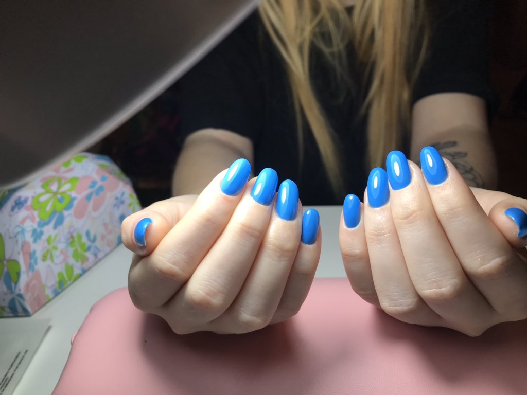 SonyaBdas's tweet photo. Пришло время ярких ногтей 🥰💙 https://t.co/RL2MCA8vmn
