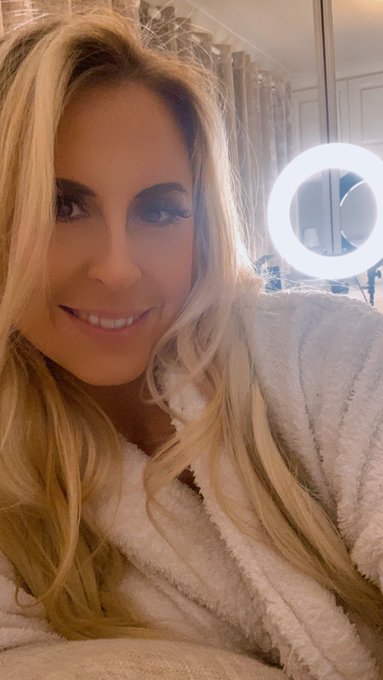 Whatcha doing????? https://t.co/bQw4YYJB14 https://t.co/gTb0cXMENR<a href="/tag/photoshop"class="tags"><span>#photoshop</span></a><a href="/tag/bimbo"class="tags"><span>#bimbo</span></a><a href="/tag/faketits"class="tags"><span>#faketits</span></a><a href="/tag/massivetits"class="tags"><span>#massivetits</span></a>