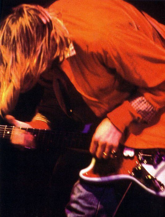 MiserableG0th's tweet photo. nirvana’s in utero tour, a thread (1993-1994) https://t.co/IjGVwL43bU