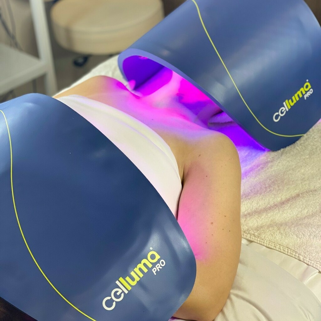 GlossAndShave's tweet photo. Double your revenues by treating multiple areas during the same treatment!

Add-on a @celluma_led_therapy treatment on the face!  You can also add on a Celluma LED Light Therapy treatment to the body, such as the hands as seen here, for pain during the s… https://t.co/xBqUlC7dk4 https://t.co/X3I5uLBvno