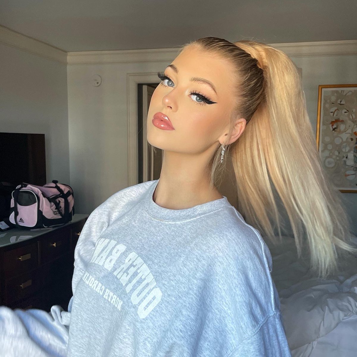 iamlorengray's tweet image. like for a tbh