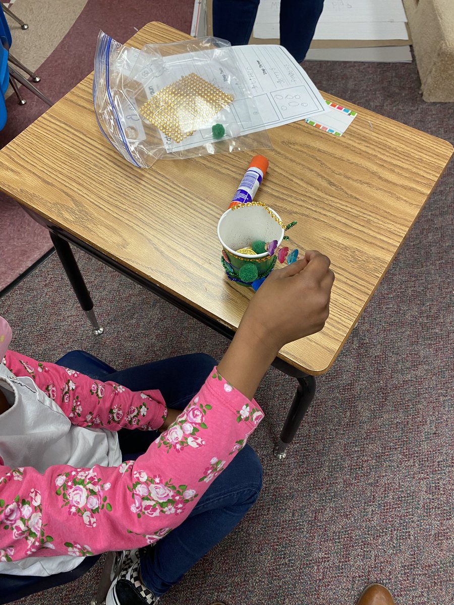 RamonaWilson60's tweet photo. Building leprechaun traps after listening to ‘How to Trap a Leprechaun’ 😍 #weare409 #atchisonaviators https://t.co/iOdJRpPxe8