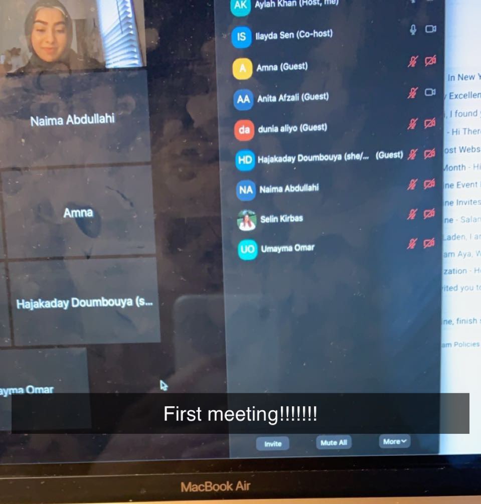 Muslimainmed's tweet photo. Alhumdulillah our first meeting was a success ✅ we met new smart and beautiful Muslim women on the pre-med track! We can’t wait for this org to inspire, motivate and help Muslim women change the field of medicine! #MuslimaInMed #WomenInMedicine https://t.co/teuheWZFiM
