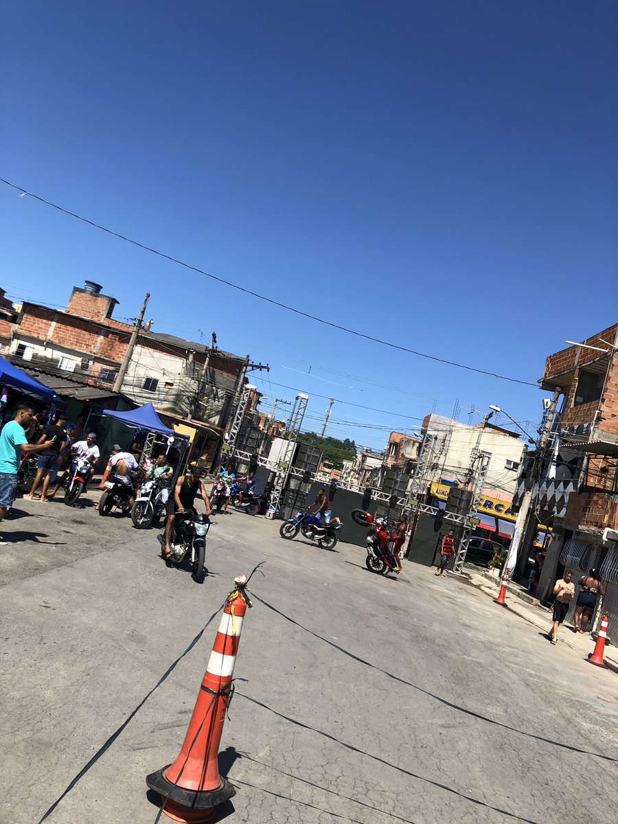 marenograuu's tweet photo. COMEÇOU NOSSO ESPETÁCULO 🥳

O MELHOR EVENTO DO MUNDO 🤩🤩 https://t.co/RPMmt4UUvL