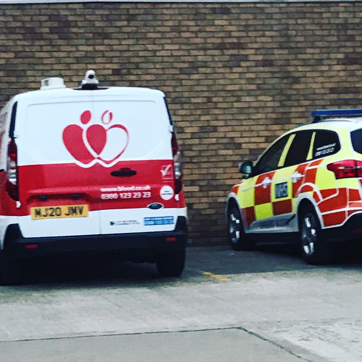 Busy weekend with lots of collections across Merseyside including a few jobs to and from the #nhsbt in Speke, collections in Liverpool, Ormskirk, Whiston, Warrington and Manchester. Aswell as our premier league covid test collections for #LFC and #EFC down to London.
